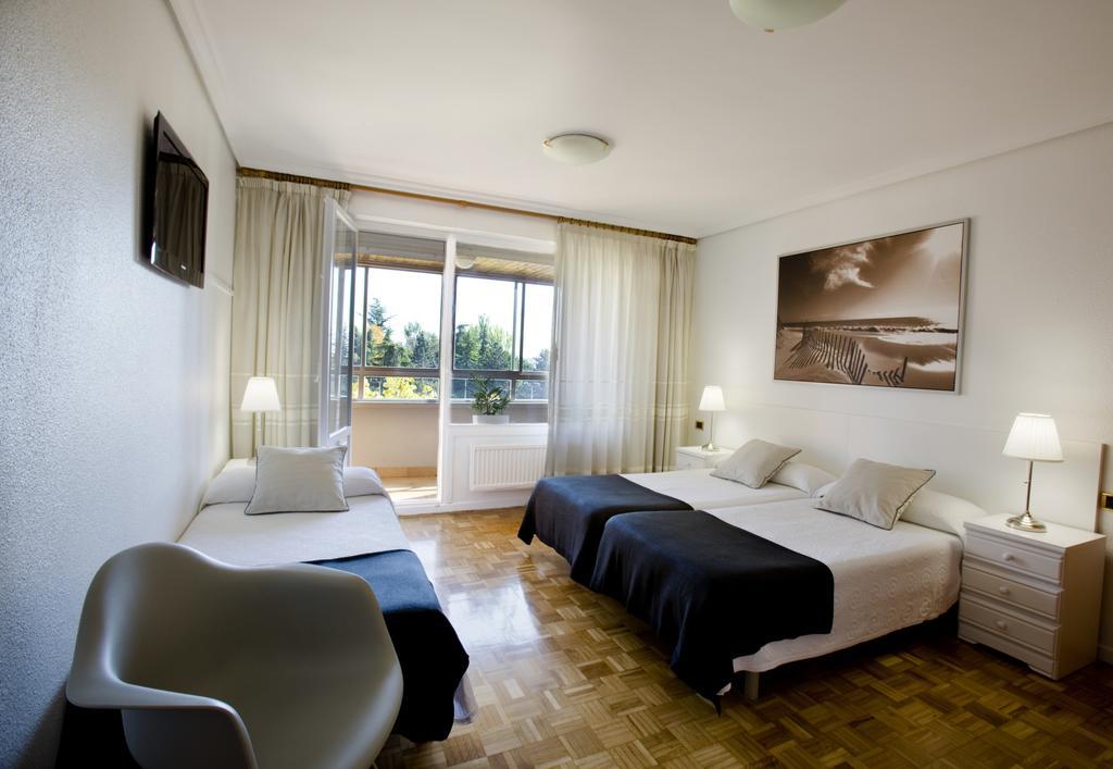Pension Pasadena Pamplona Luaran gambar